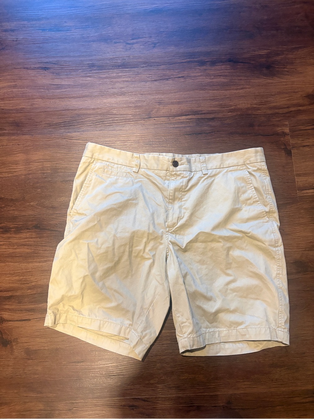 Lands' End Men's Tan Flat-Front Casual Shorts, classic fit